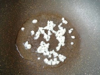 Add broccoli and toss until evenly coated.