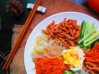 Mix everything well before eating so the noodles absorb the sauce.
