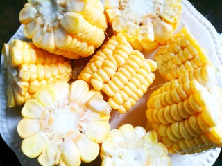 Cut the corn into short sections.