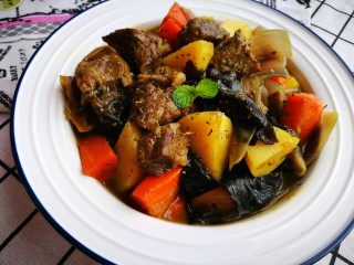 Serve as a balanced home-style meal. Use potato as the main starch and keep the portion moderate.