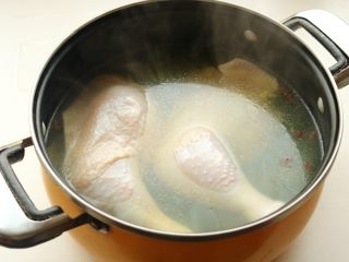 Mix chili oil, soy sauce, vinegar, sugar, garlic, sesame, and Sichuan pepper into a sauce.