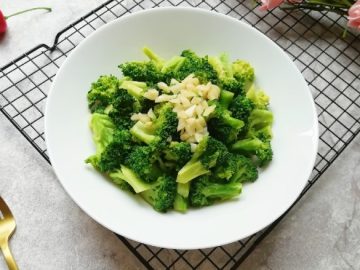 Broccoli with Oyster Sauce